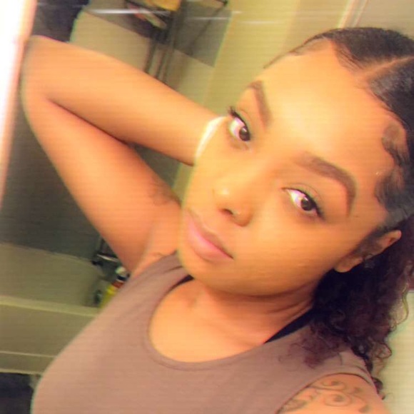 Meet your Posher, Amanda - Picture 1 of 1